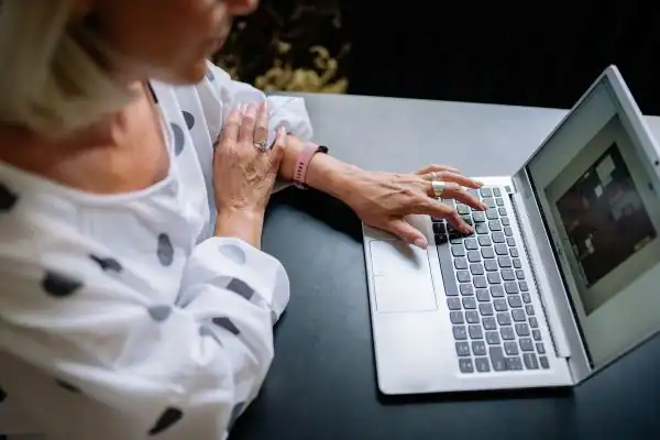 Image of woman attending online mediation Eastleigh services from Barker Mediation